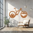 Drevený obraz bicykla s horským motívom – športová dekorácia na stenu