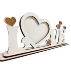 Drevená dekorácia „LOVE“ so srdcom na fotografiu