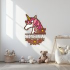 Jednorožec s menom a kvetmi