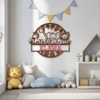 Drevený obraz džungľa so zvieratkami a menom – personalizovaná dekorácia na stenu