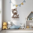 Drevená dekorácia zebra s menom – personalizovaný obraz na stenu