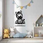 Drevená dekorácia zebra s menom – personalizovaný obraz na stenu