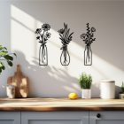 Drevený obraz s kvetmi vo váze – minimalistická nástenná dekorácia