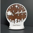 Drevená vianočná dekorácia – Snehová guľa so Santom a sobmi